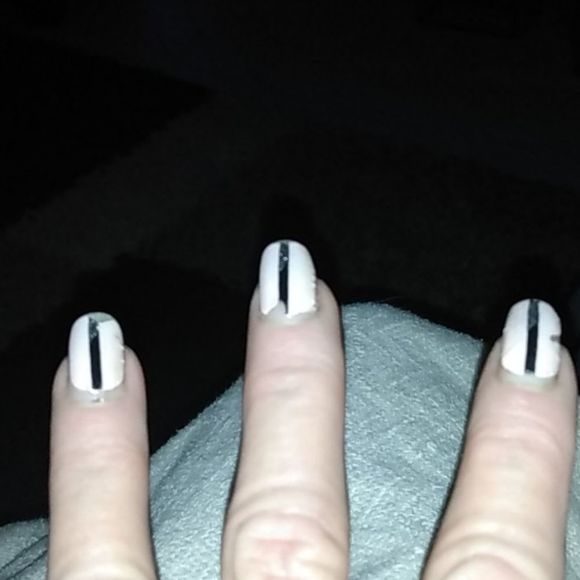 How  to apply nail wraps - Picture 12 of 12